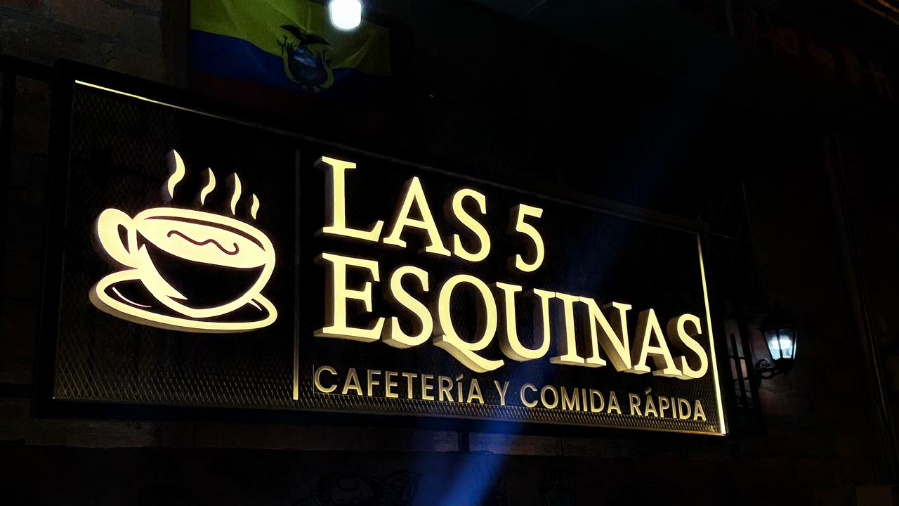 Local de Las 5 Esquinas en Cuenca, Ecuador